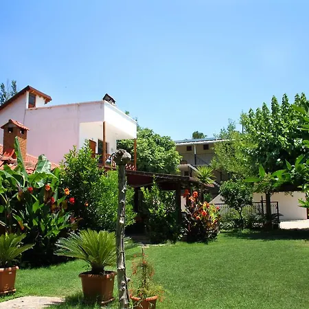 Casa de hóspedes Lagina *